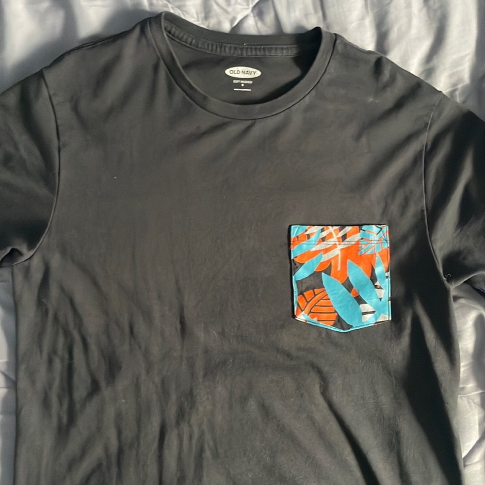 Mens T-Shirt; Size S